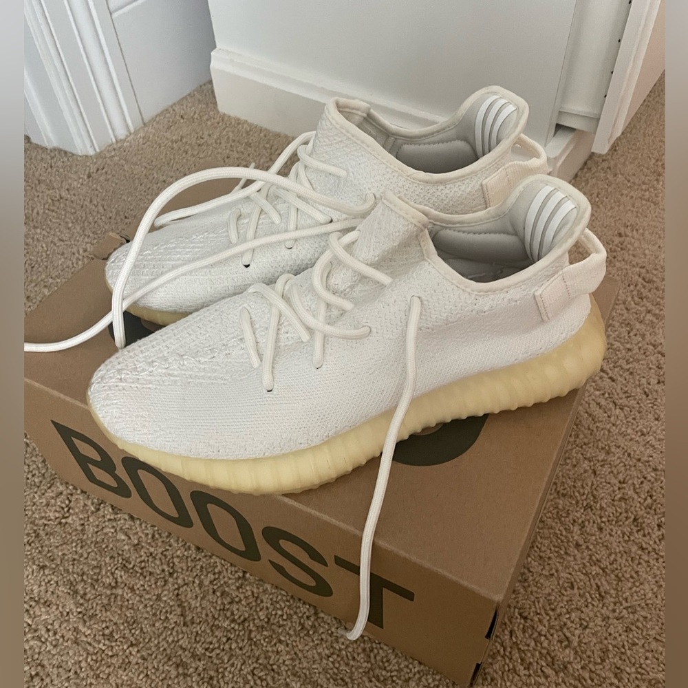 White Adidas Yeezy Boost 350 V2